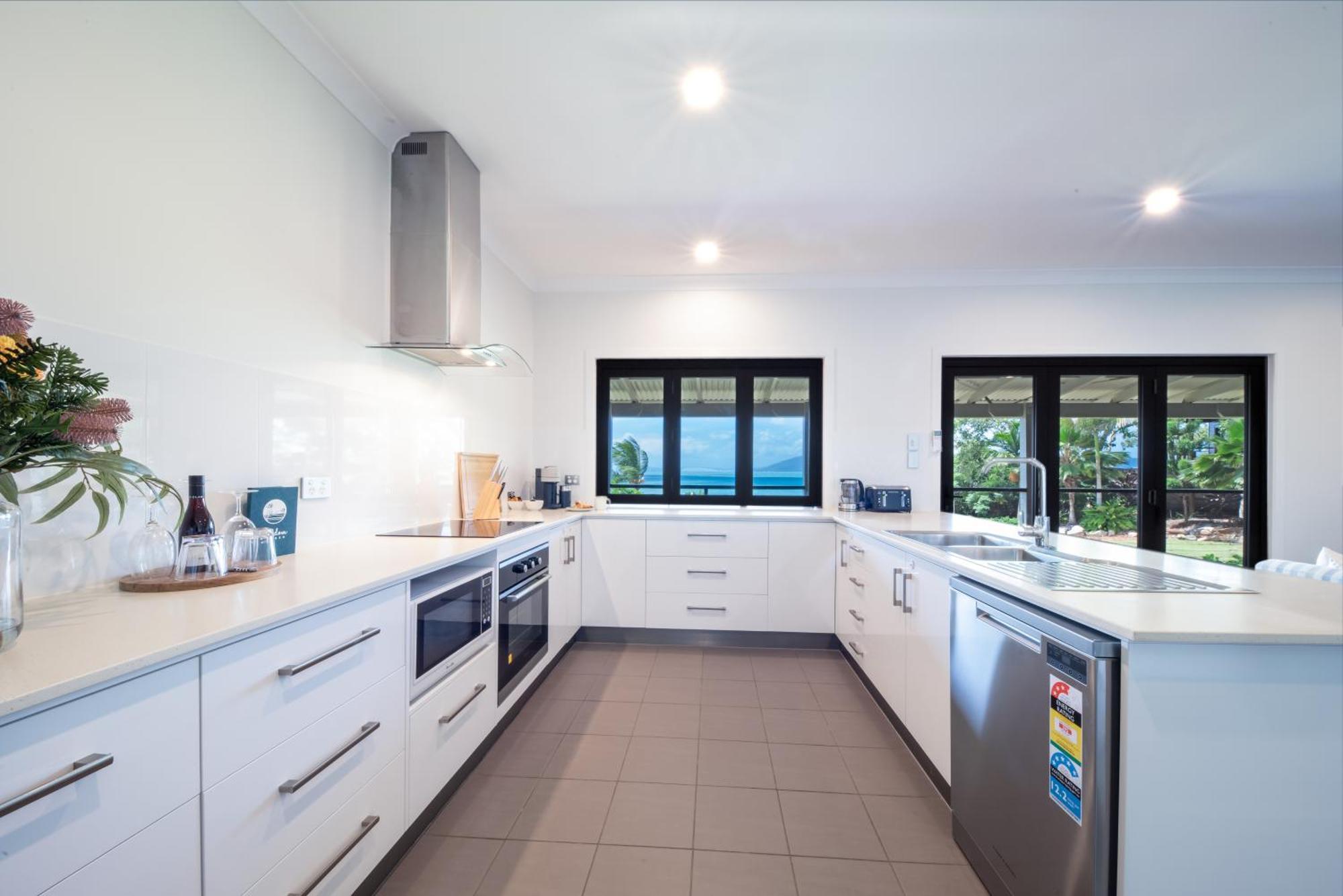 Freedom Shores Resort Airlie Beach Cannon Valley Екстериор снимка